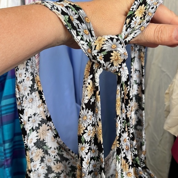 Forever 21 sunflower rayon sleeveless tunic blouse with open back small - Picture 10 of 10